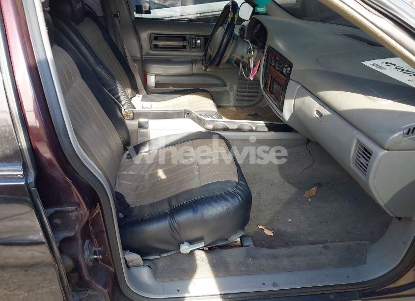 Photo 5 of 1995 Chevrolet Caprice / IMPALA CLASSIC SS (VIN 1G1BL52P8SR164370)