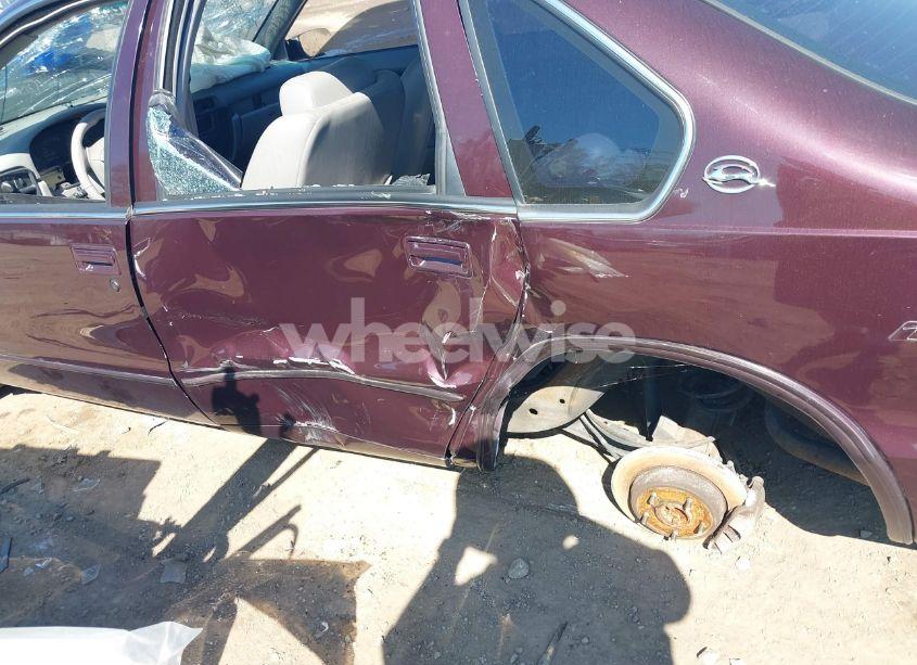 Photo 13 of 1996 Chevrolet Caprice / IMPALA CLASSIC SS (VIN 1G1BL52P8TR109936)