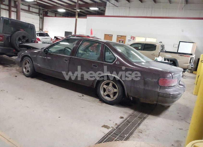 Photo 3 of 1996 Chevrolet Caprice / IMPALA CLASSIC SS (VIN 1G1BL52PXTR177137)