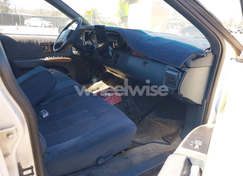 Photo 5 of 1993 Chevrolet Caprice CLASSIC (VIN 1G1BL53E1PR111210)