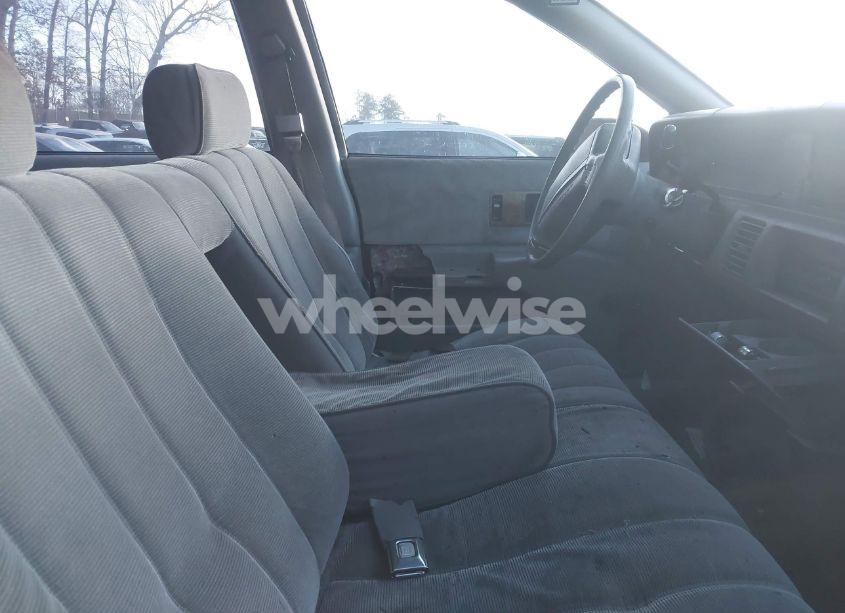 Photo 5 of 1993 Chevrolet Caprice CLASSIC (VIN 1G1BL53E6PR111445)