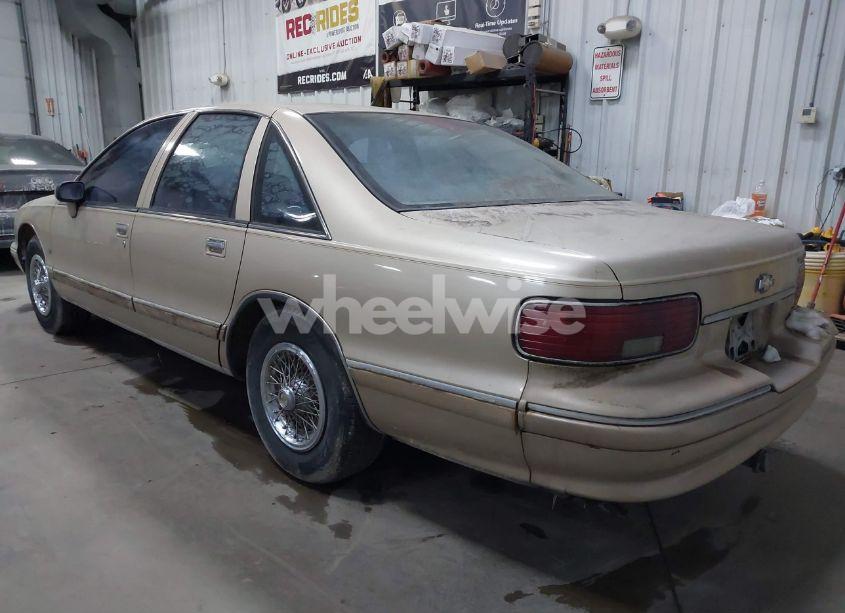 Photo 3 of 1994 Chevrolet Caprice CLASSIC LS (VIN 1G1BN52P8RR171114)