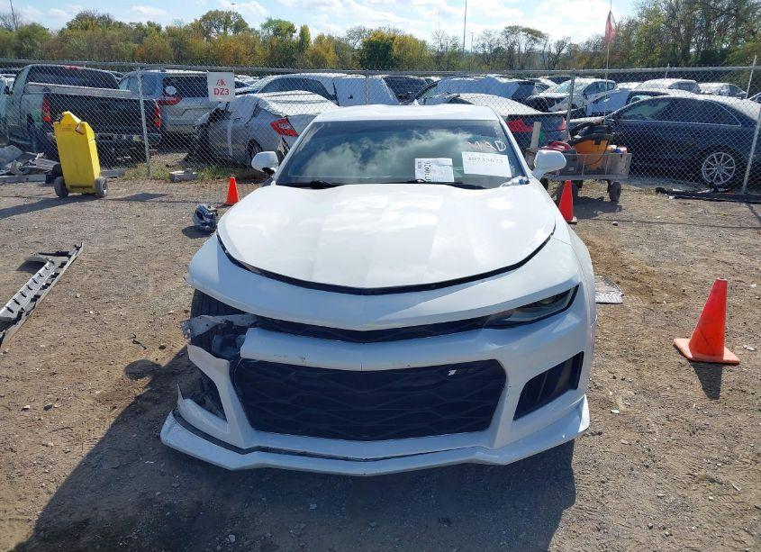 Photo 13 of 2018 Chevrolet Camaro 1LS (VIN 1G1FA1RS0J0122384)