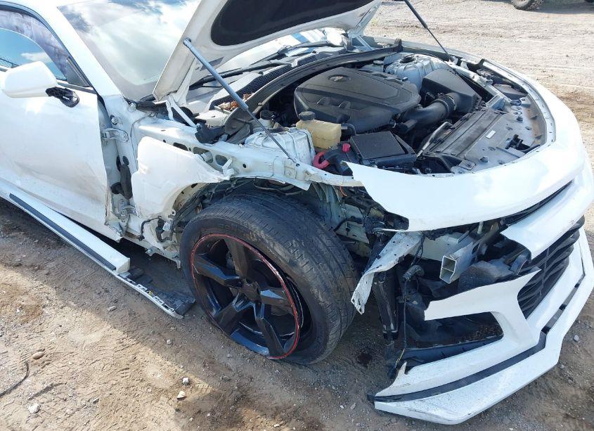 Photo 6 of 2018 Chevrolet Camaro 1LS (VIN 1G1FA1RS0J0122384)