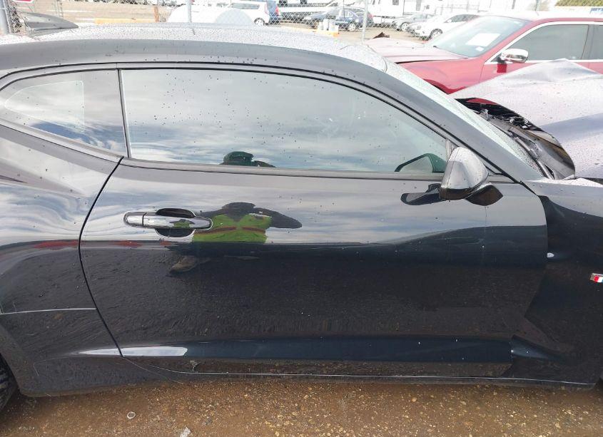 Photo 13 of 2016 Chevrolet Camaro 1LT (VIN 1G1FA1RS1G0129515)