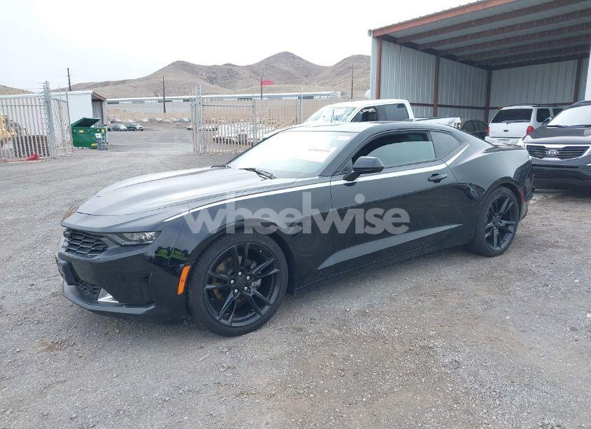 Photo 2 of 2020 Chevrolet Camaro RWD 1LT (VIN 1G1FA1RS5L0122366)