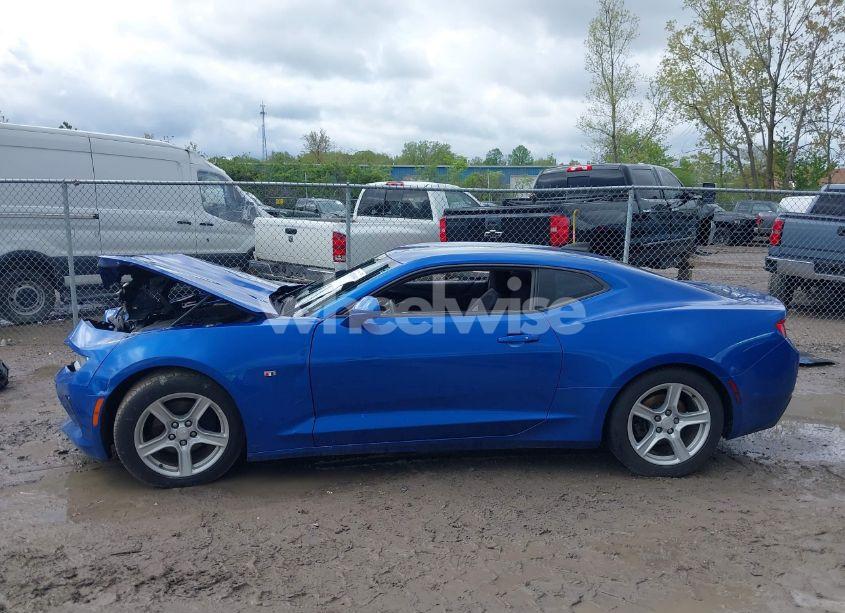Photo 13 of 2017 Chevrolet Camaro 1LS (VIN 1G1FA1RSXH0213074)
