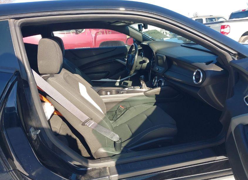 Photo 5 of 2017 Chevrolet Camaro 1LT (VIN 1G1FA1RX0H0149607)