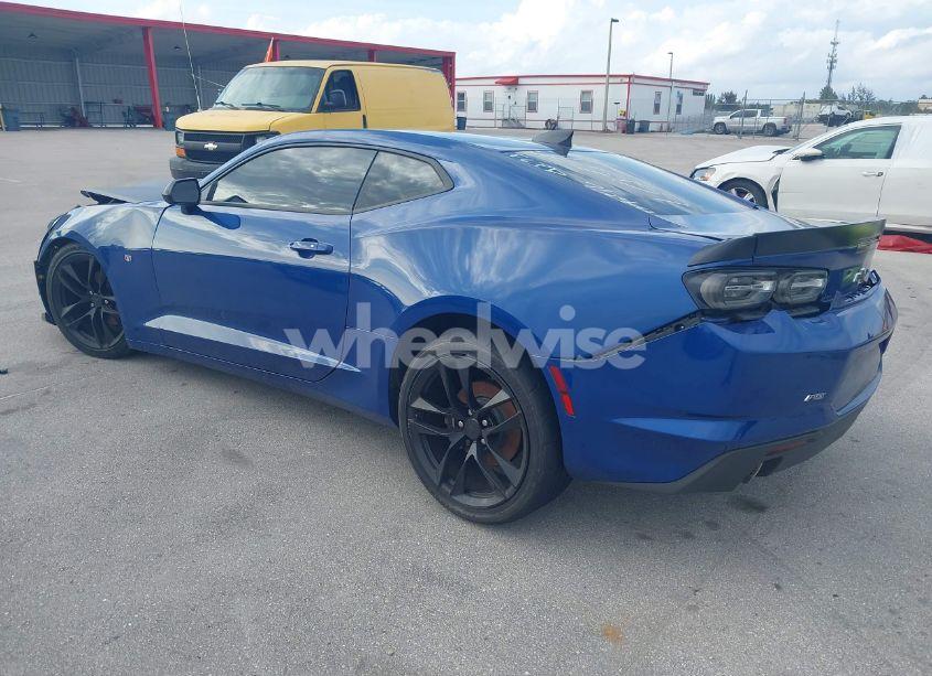 Photo 3 of 2020 Chevrolet Camaro RWD 1LT (VIN 1G1FA1RX0L0105759)