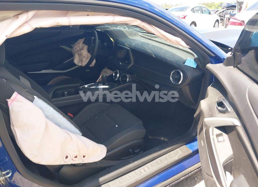 Photo 5 of 2020 Chevrolet Camaro RWD 1LT (VIN 1G1FA1RX0L0105759)