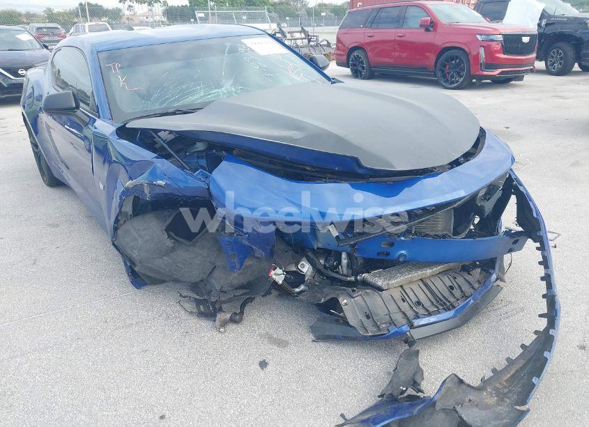 Photo 6 of 2020 Chevrolet Camaro RWD 1LT (VIN 1G1FA1RX0L0105759)