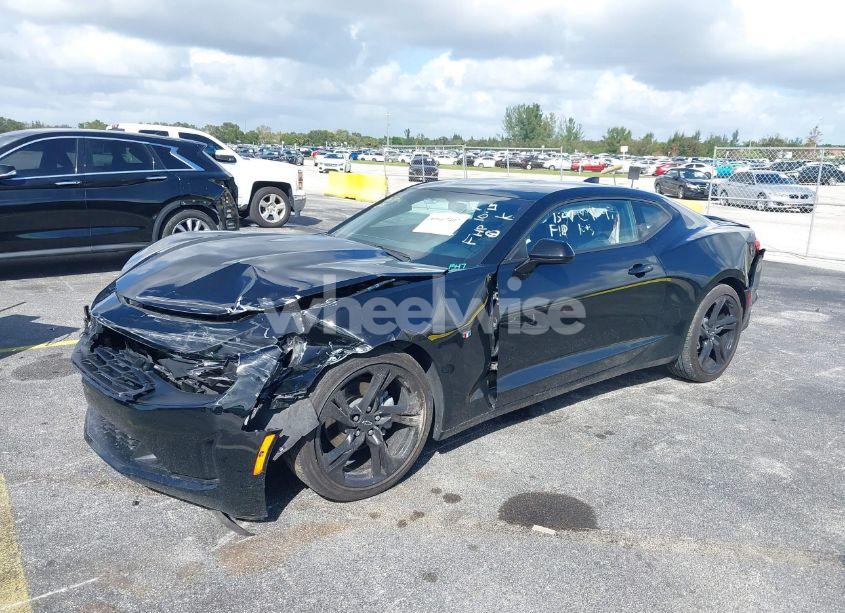 Photo 2 of 2022 Chevrolet Camaro RWD 1LT (VIN 1G1FA1RX0N0111547)
