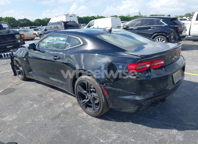 Photo 3 of 2022 Chevrolet Camaro RWD 1LT (VIN 1G1FA1RX0N0111547)