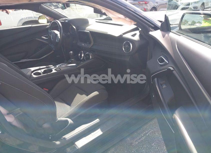 Photo 5 of 2022 Chevrolet Camaro RWD 1LT (VIN 1G1FA1RX0N0111547)