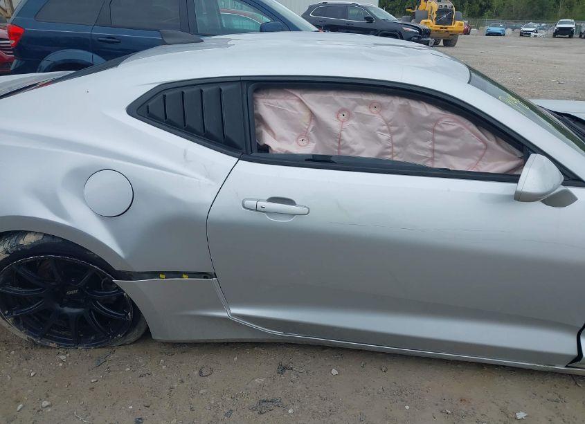 Photo 13 of 2018 Chevrolet Camaro 1LS (VIN 1G1FA1RX1J0144695)