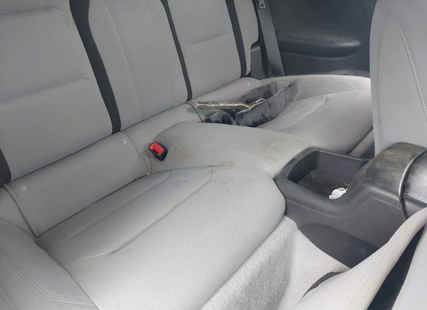 Photo 8 of 2018 Chevrolet Camaro 1LS (VIN 1G1FA1RX1J0144695)