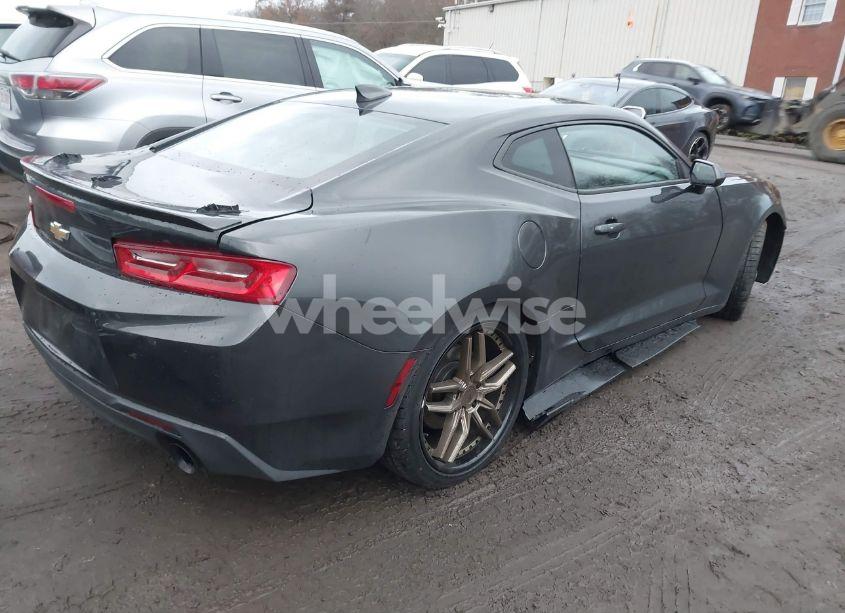 Photo 4 of 2016 Chevrolet Camaro 1LT (VIN 1G1FA1RX4G0182642)