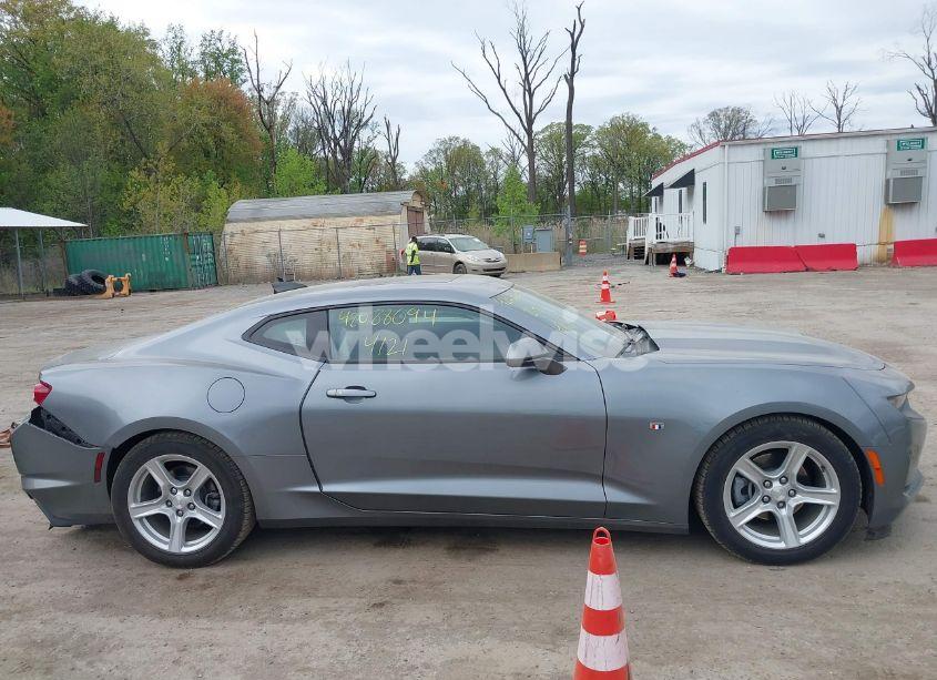 Photo 13 of 2020 Chevrolet Camaro RWD 1LT (VIN 1G1FA1RX8L0106464)