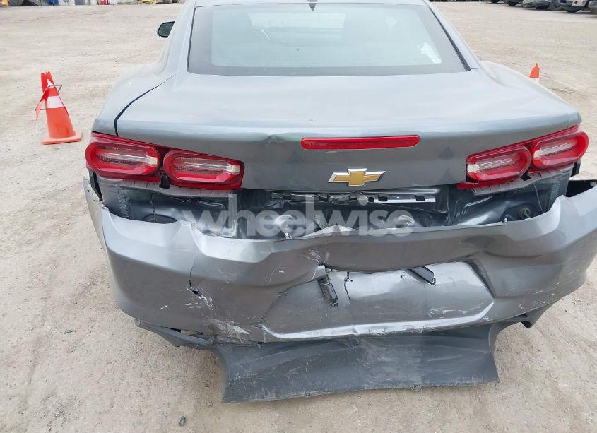 Photo 6 of 2020 Chevrolet Camaro RWD 1LT (VIN 1G1FA1RX8L0106464)