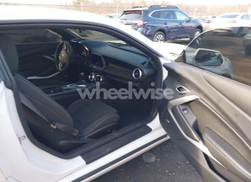 Photo 5 of 2017 Chevrolet Camaro 1LT (VIN 1G1FA1RX9H0125046)