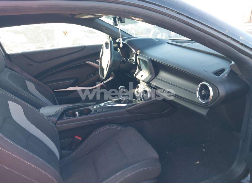 Photo 5 of 2017 Chevrolet Camaro 1LS (VIN 1G1FA1RX9H0204734)