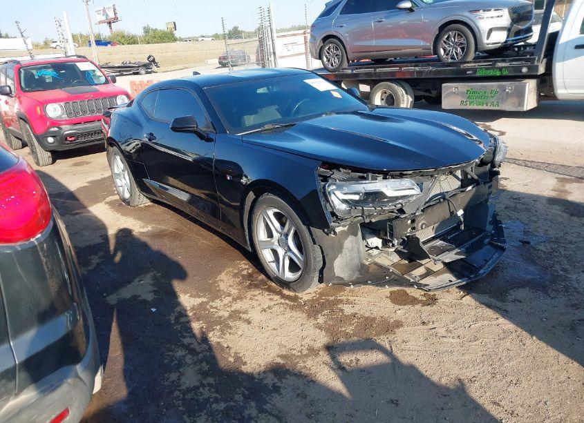 2020 Chevrolet Camaro RWD 1LS (VIN 1G1FA1RXXL0145427) main photo