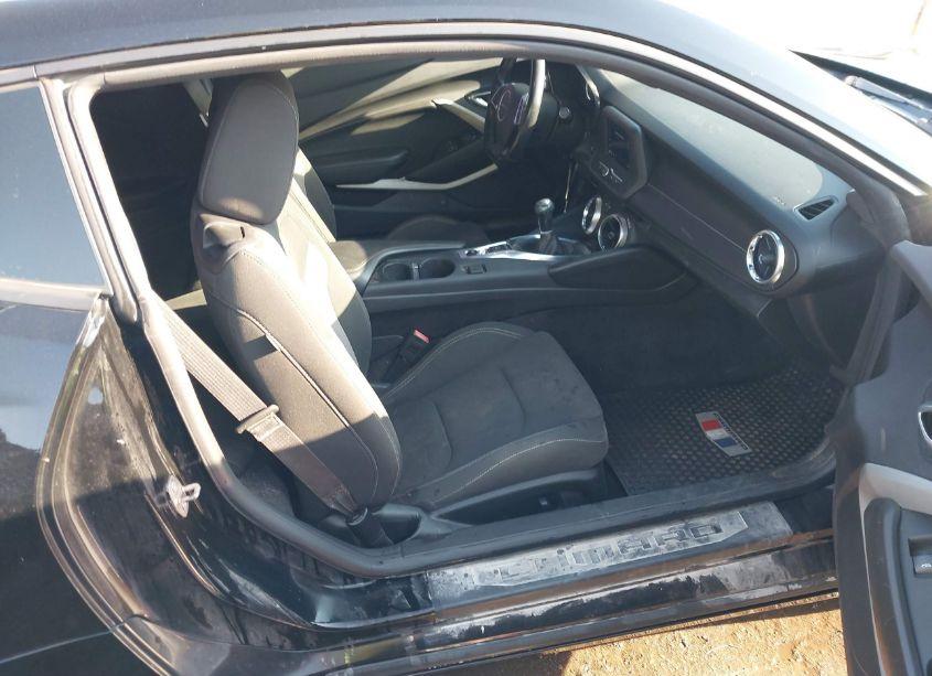 Photo 5 of 2020 Chevrolet Camaro RWD 1LS (VIN 1G1FA1RXXL0145427)