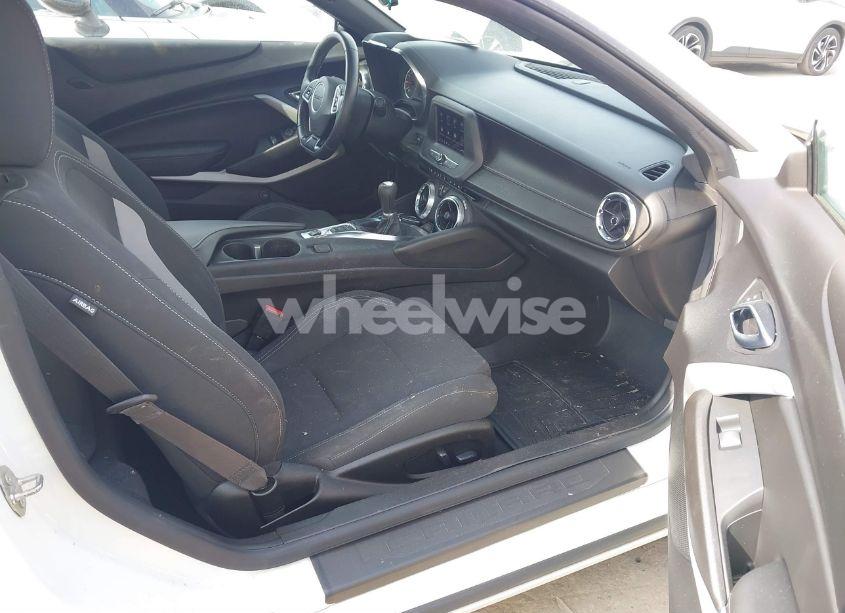 Photo 5 of 2021 Chevrolet Camaro RWD 1LT (VIN 1G1FA1RXXM0131688)