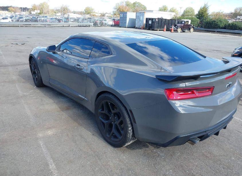 Photo 3 of 2016 Chevrolet Camaro 1LT (VIN 1G1FB1RS0G0132631)