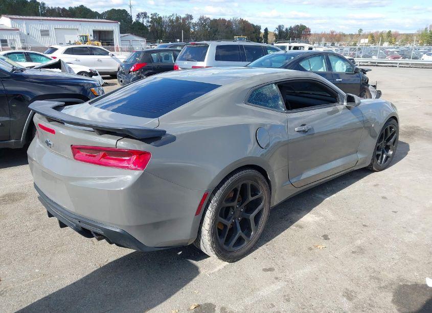 Photo 4 of 2016 Chevrolet Camaro 1LT (VIN 1G1FB1RS0G0132631)