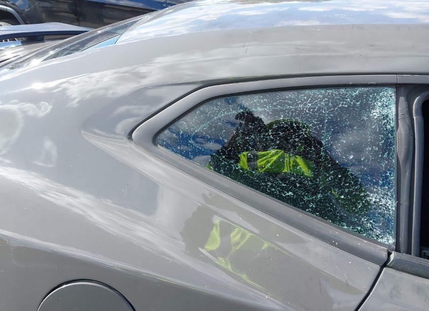 Photo 6 of 2016 Chevrolet Camaro 1LT (VIN 1G1FB1RS0G0132631)