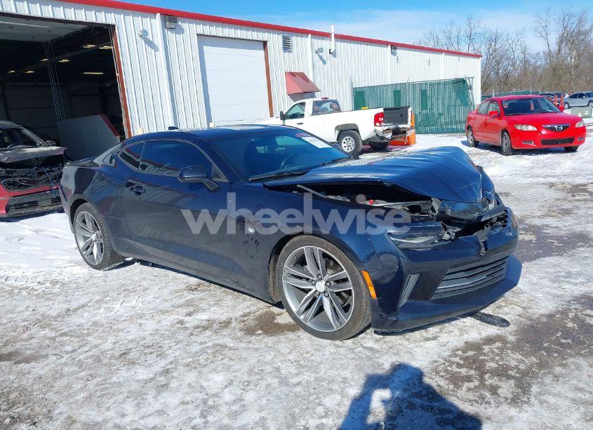 2016 Chevrolet Camaro 1LT (VIN 1G1FB1RS0G0152359) main photo
