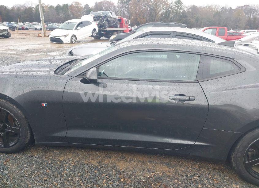 Photo 14 of 2016 Chevrolet Camaro 1LT (VIN 1G1FB1RS0G0152815)