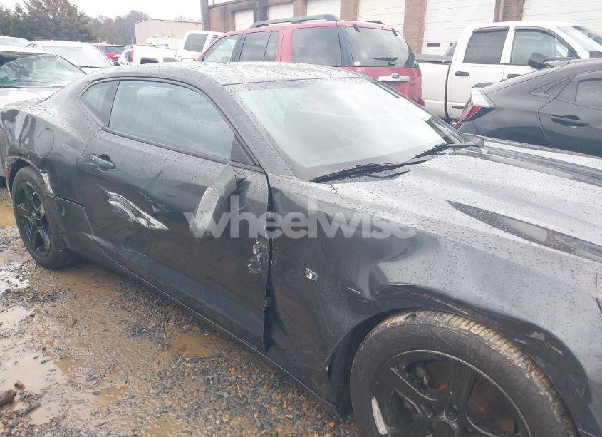 Photo 6 of 2016 Chevrolet Camaro 1LT (VIN 1G1FB1RS0G0152815)