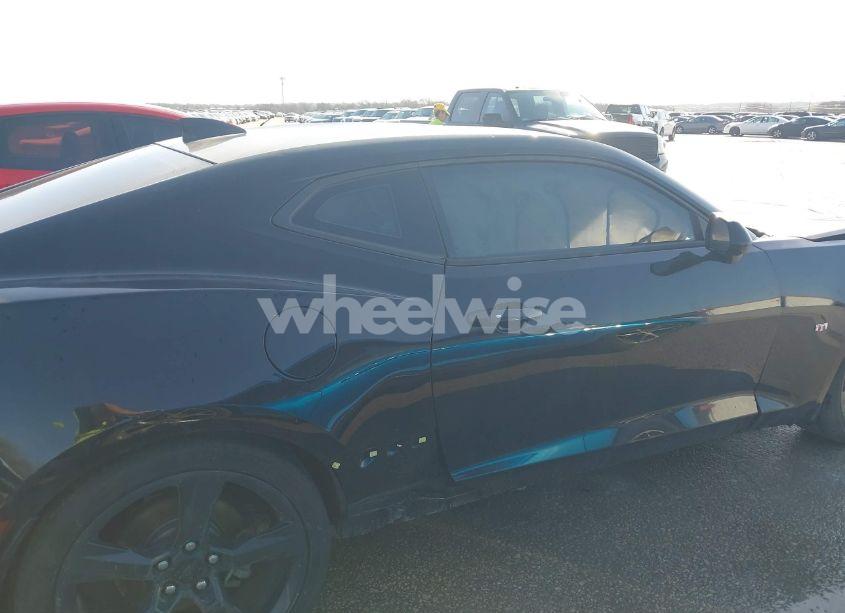 Photo 14 of 2017 Chevrolet Camaro 1LT (VIN 1G1FB1RS0H0179160)