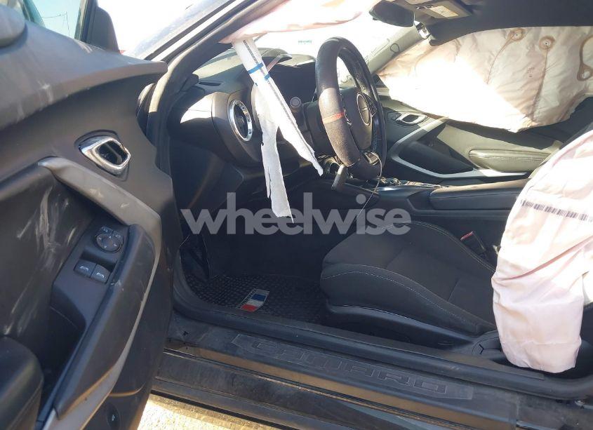 Photo 5 of 2017 Chevrolet Camaro 1LT (VIN 1G1FB1RS0H0179160)