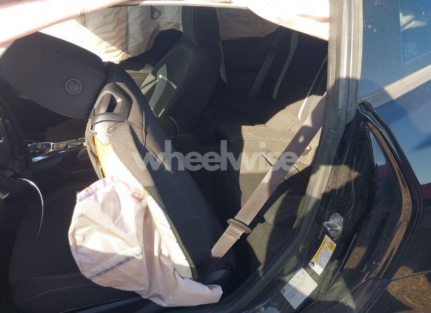 Photo 8 of 2017 Chevrolet Camaro 1LT (VIN 1G1FB1RS0H0179160)