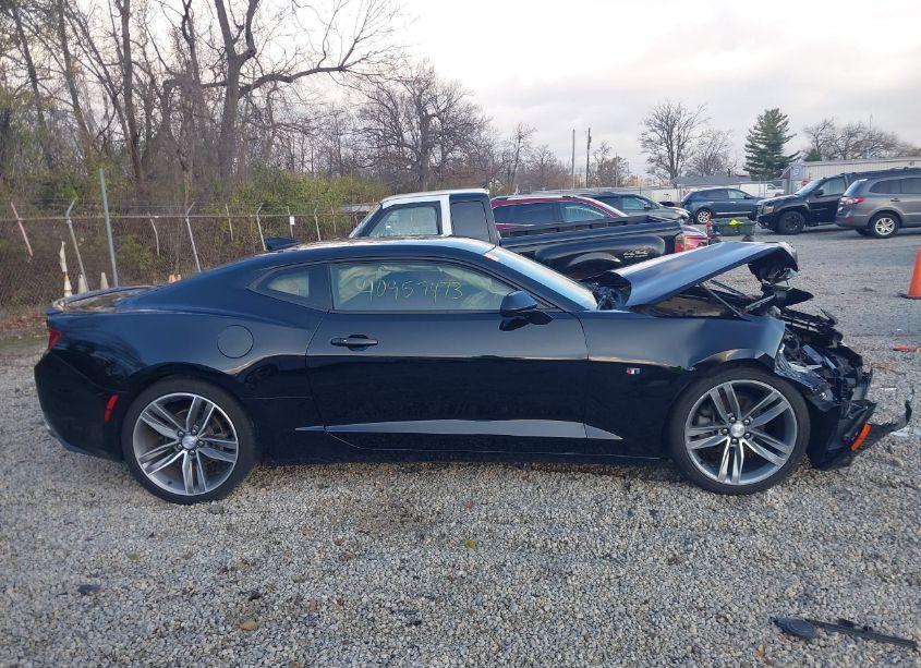 Photo 12 of 2018 Chevrolet Camaro 1LT (VIN 1G1FB1RS0J0114668)