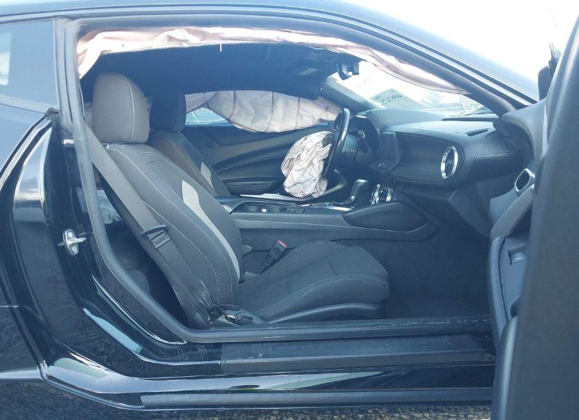 Photo 5 of 2018 Chevrolet Camaro 1LT (VIN 1G1FB1RS0J0114668)