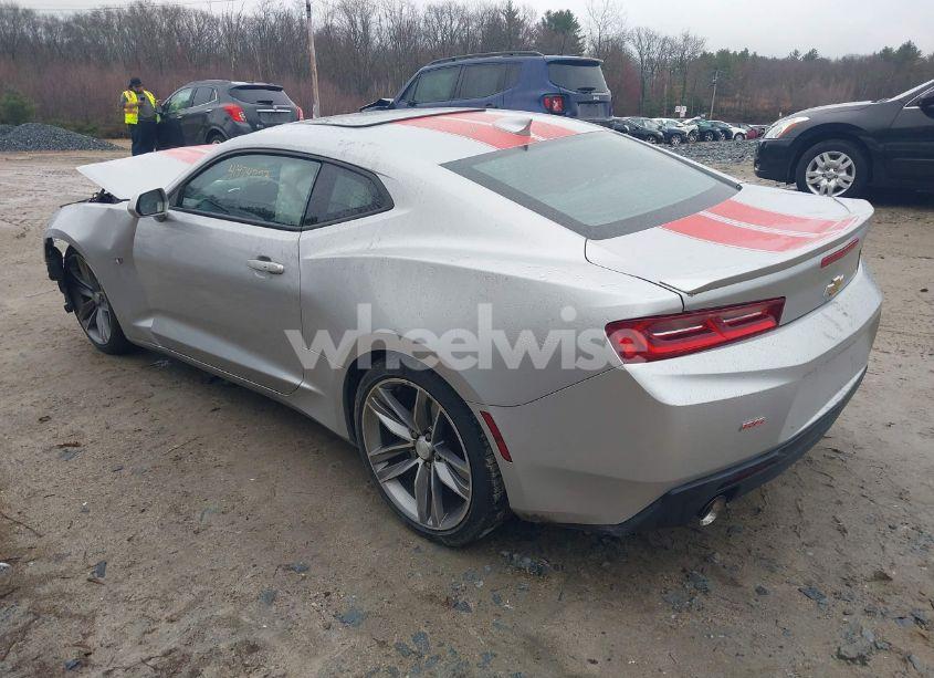 Photo 3 of 2018 Chevrolet Camaro 1LT (VIN 1G1FB1RS0J0159125)