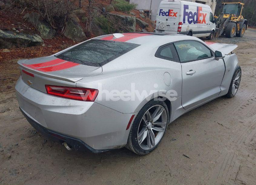 Photo 4 of 2018 Chevrolet Camaro 1LT (VIN 1G1FB1RS0J0159125)