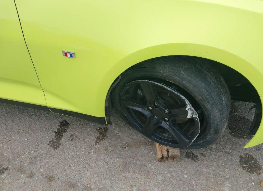 Photo 18 of 2019 Chevrolet Camaro 1LT (VIN 1G1FB1RS0K0152225)