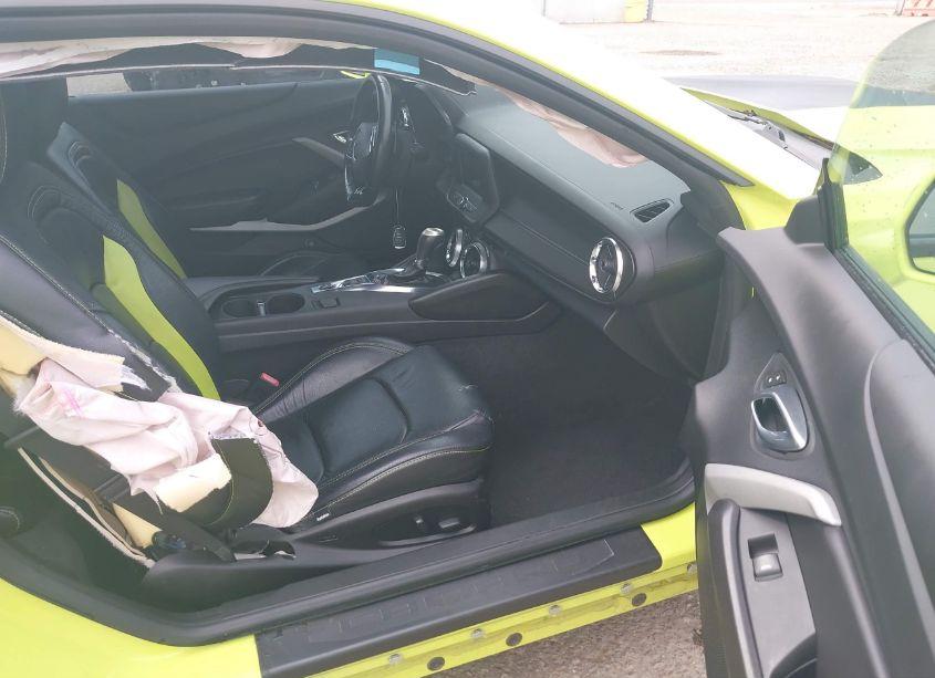 Photo 5 of 2019 Chevrolet Camaro 1LT (VIN 1G1FB1RS0K0152225)