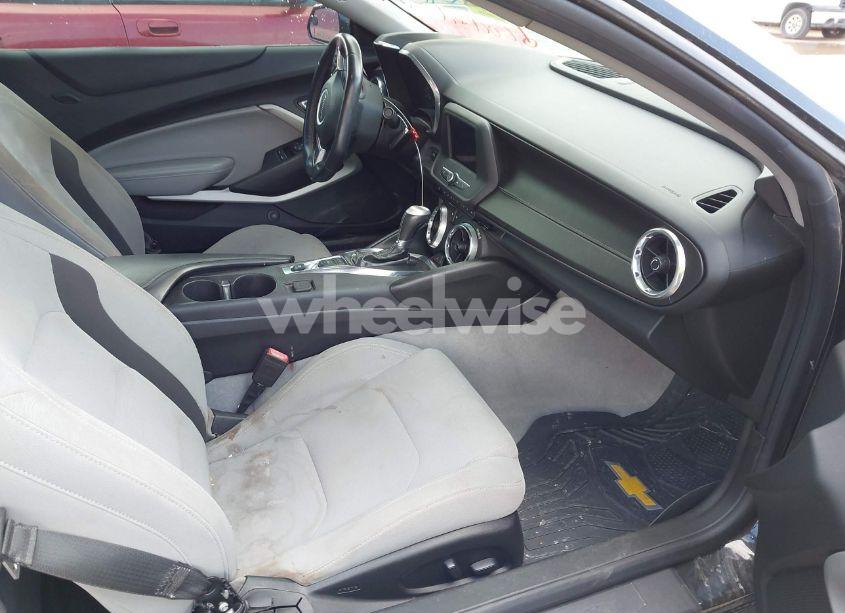 Photo 5 of 2020 Chevrolet Camaro RWD 1LT (VIN 1G1FB1RS0L0116889)