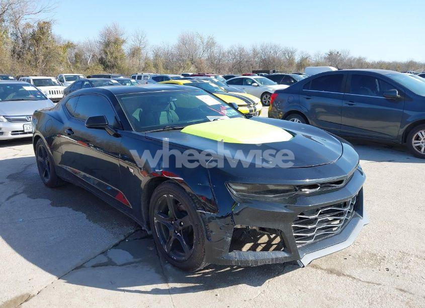 Photo 6 of 2020 Chevrolet Camaro RWD 1LT (VIN 1G1FB1RS0L0116889)