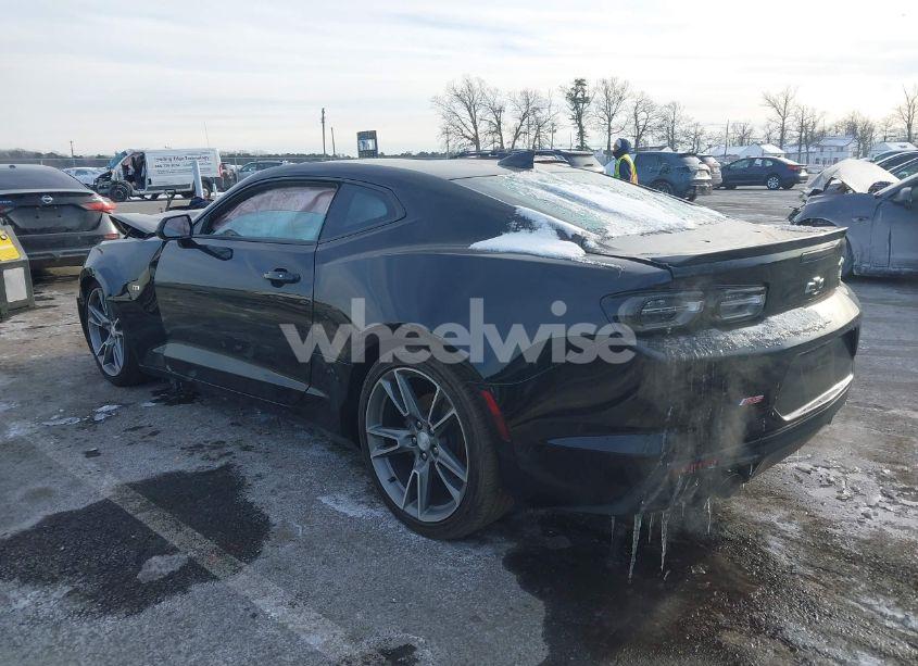 Photo 3 of 2021 Chevrolet Camaro RWD 1LT (VIN 1G1FB1RS0M0139221)