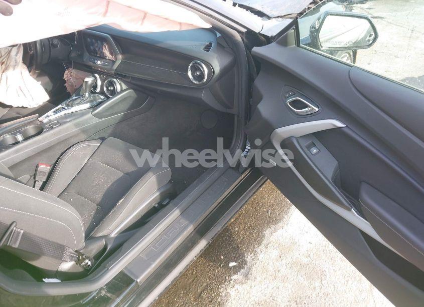 Photo 5 of 2021 Chevrolet Camaro RWD 1LT (VIN 1G1FB1RS0M0139221)