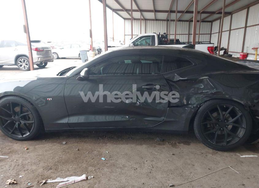 Photo 14 of 2016 Chevrolet Camaro 1LT (VIN 1G1FB1RS1G0166674)