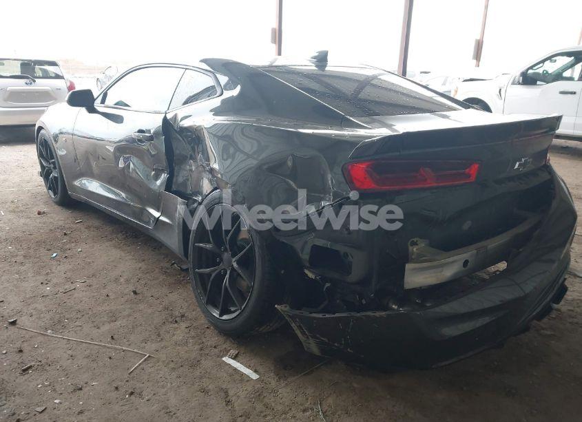 Photo 3 of 2016 Chevrolet Camaro 1LT (VIN 1G1FB1RS1G0166674)