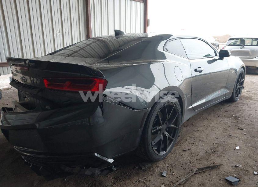 Photo 4 of 2016 Chevrolet Camaro 1LT (VIN 1G1FB1RS1G0166674)